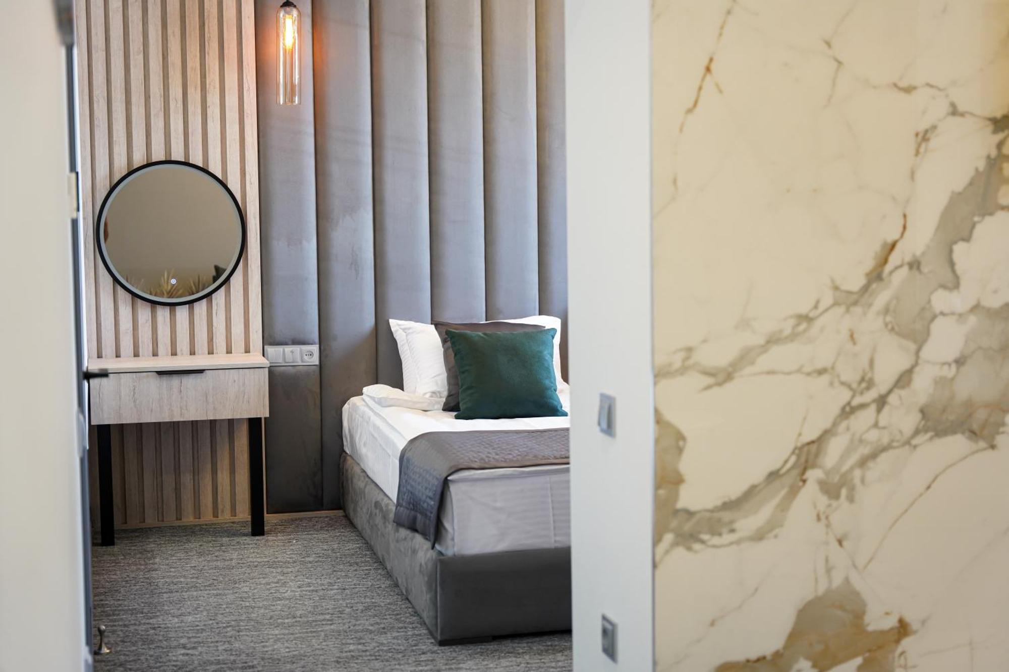 Dynasty Hotel & Spa Єреван Екстер'єр фото